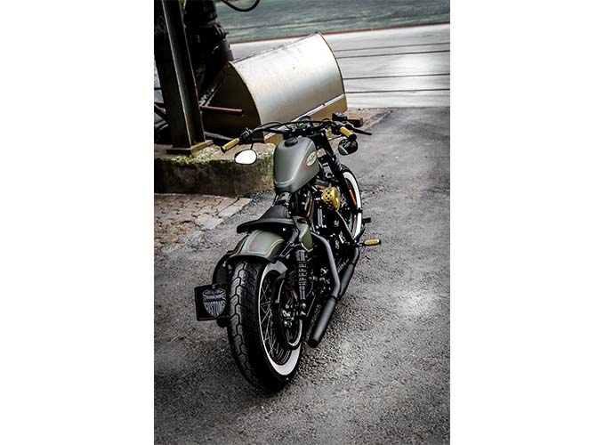 ハーレー屈指の人気を誇るForty-Eight（フォーティーエイト）をベースに製作された独国サンダーバイクのコンプリートカスタム ０2画像