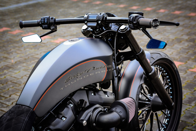 ハーレーの人気モデル、FXBRS・ブレイクアウトをモダンなマッスルバイクにカスタム 03画像