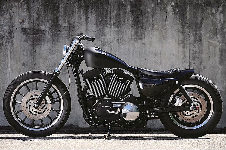 2009年式 XL883Rのフルカスタム画像