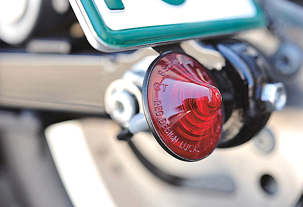 2009年式 XL883Rのフルカスタム画像