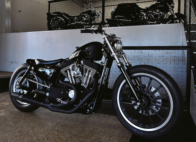 2009年式 XL883Rのフルカスタム画像