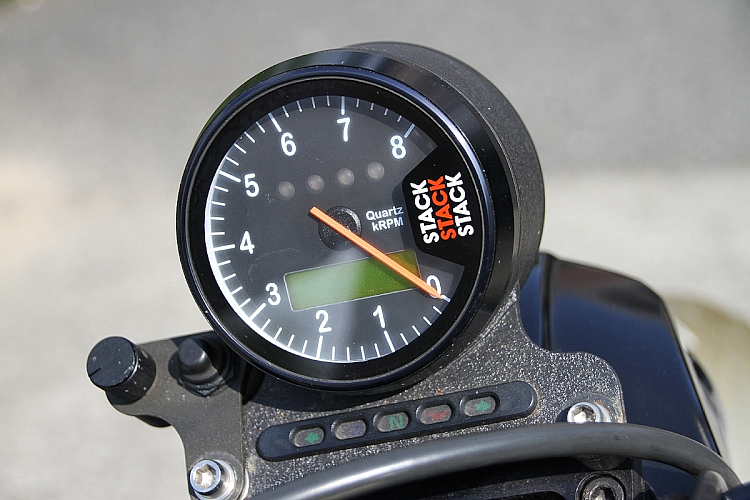 2002年式 XL883R ブラッククローム フルカスタム | バージンハーレー