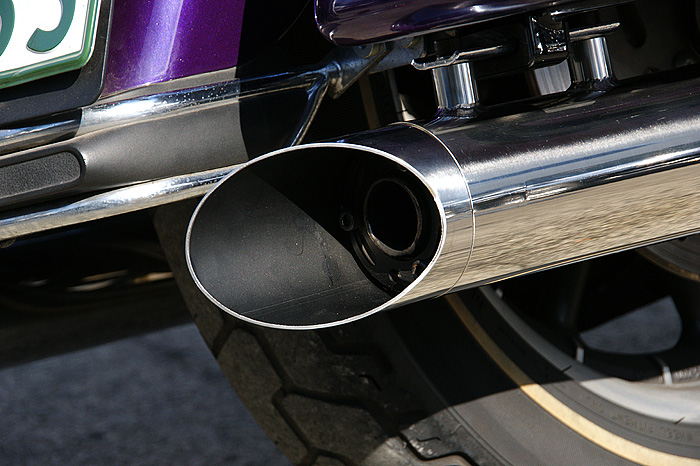 名門4輪レースチームが作り上げた音量可変マフラー「ダブル