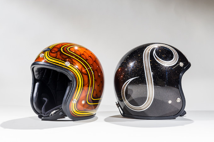 現代の安全性で70年代の巧みなデザインを再現したジェットヘルメット