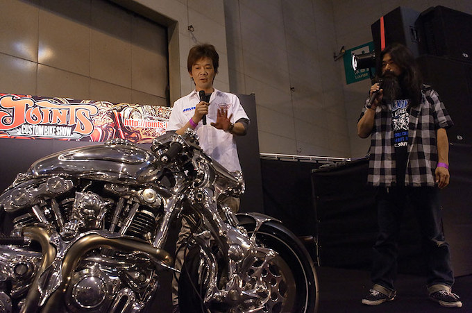 メインステージではTAVAX ENGINEERINGの田端さんによるトークショーが行われた。世界一のマシンのこだわりを披露。