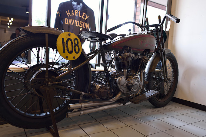 昨年末のホットロッドショーでも注目を集めた1928FHB Racer。こんな歴史的なマシンを手に入れることも決して夢ではない。