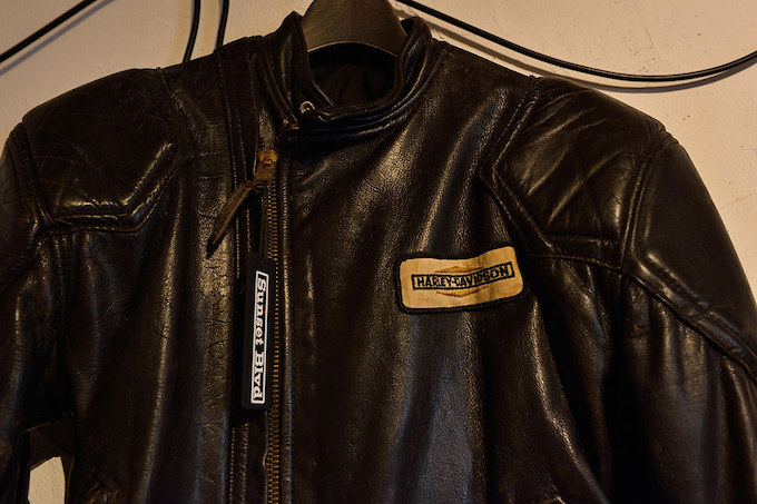 60sラングリッツのビンテージレーシングジャケット。H-Dのワッペンとショルダーパッドがその気にさせるミントコンディションの逸品。
