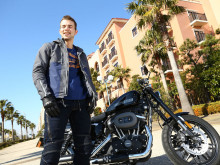 カジュアルさの中に機能を詰め込んだハーレー乗りのためのファブリックウェアの画像