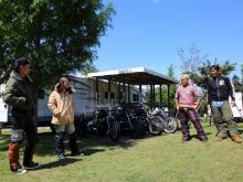 アウトドアシーンを彩る2017秋冬ジャムズゴールドのハーレーファッションの画像