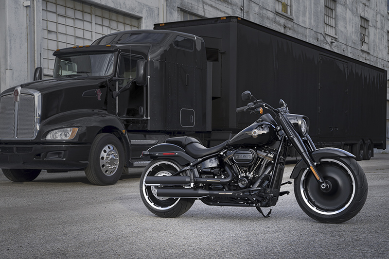 しょう様限定ハーレーFat Boy　M8 メーターコンソールグロスブラック しょう様限定ハーレーFat Boy M8 メーターコンソールグロスブラック