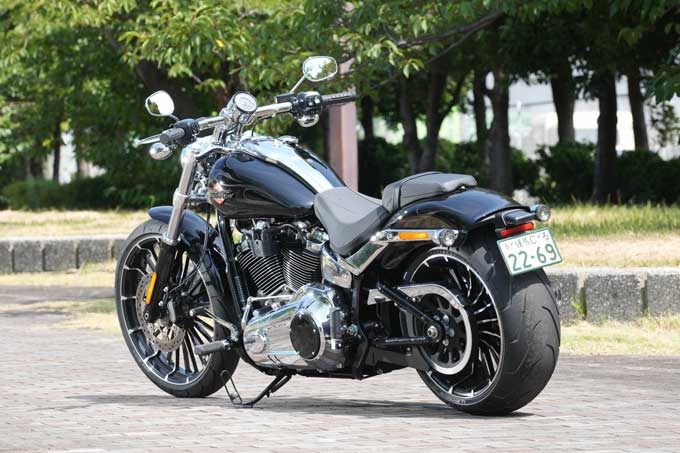 【ハーレーダビッドソン 新型ブレイクアウト 試乗記】スタイリングは落ち着き、パフォーマンスは向上　05画像
