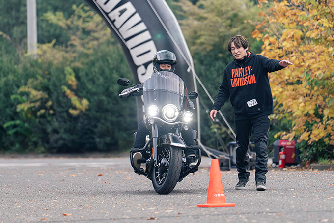 他メーカーのライダー大歓迎！　安心・安全にハーレーを乗りこなす、1DAYライディングレッスン「Skilled Rider Training（スキル ライダー トレーニング）」体験レポート！　05画像