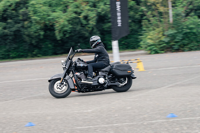 他メーカーのライダー大歓迎！　安心・安全にハーレーを乗りこなす、1DAYライディングレッスン「Skilled Rider Training（スキル ライダー トレーニング）」体験レポート！　09画像