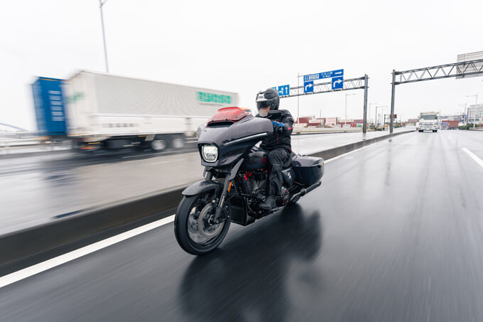 【ハーレーダビッドソン 新型CVO ストリートグライドST 試乗記】オーバー・ザ・トップ!己を超えるのは己自身であることを証明!! 07画像